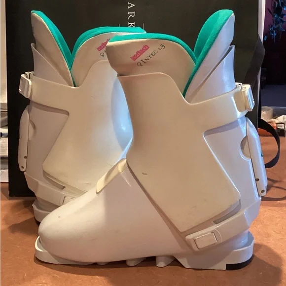 Women's White Winter Boots - Picture 3 of 7
